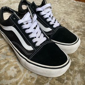Vans black and white old skool platform 7.5